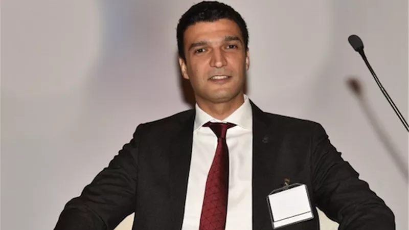 وزير الصناعة يكرم 19 موظفاً بديوان عام الوزارة وهيئاتها التابعة لحسن أدائهم