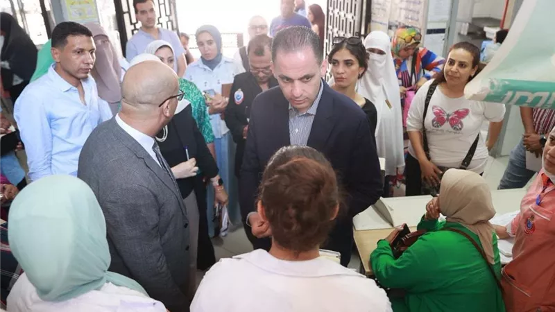 نائب وزير الصحة يراجع جاهزية مستشفيات ووحدات الإسكندرية استعدادًا لزيادة الإقبال