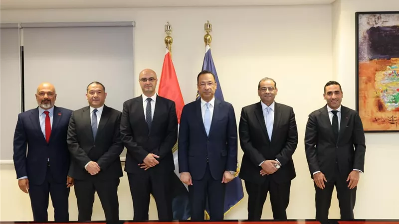 الاتصالات توقع تراخيص 