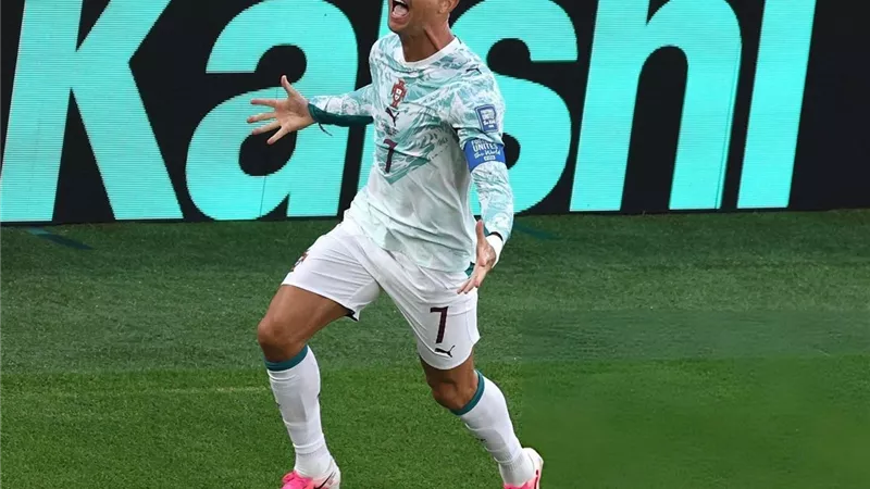 البرتغال تعبر كرواتيا بـ 