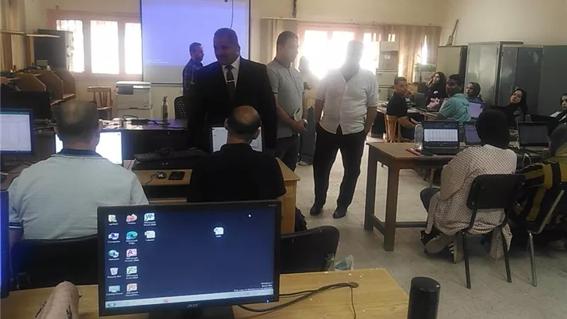 تدريب 25 شاباً على تحليل البيانات في سوهاج لدعم فرص التوظيف بالقطاع الرقمي