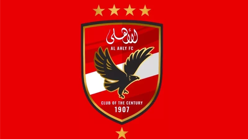 نجم الأهلي يعلن اعتزال كرة القدم بعد 20 عامًا من العطاء 