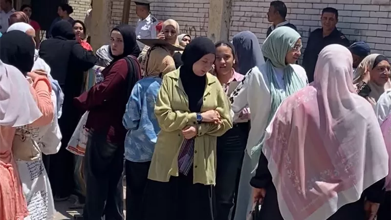 ضبط 5 طلاب أثناء محاولة الغش الإلكتروني في امتحانات الثانوية العامة بالمنيا
