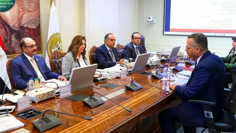 وزيرة التنمية المحلية تعلن انتهاء المقابلات الشخصية لشغل 23 منصبا قياديا بالوزارة