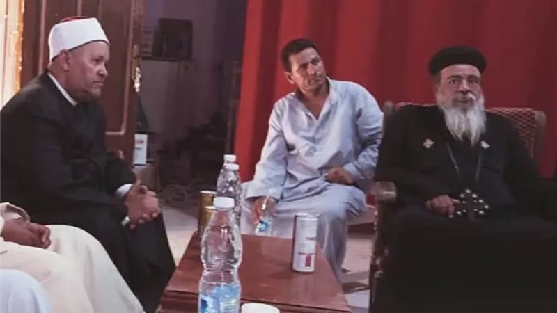 وفد من «أوقاف المنيا» يزور كنيسة الملاك ميخائيل بمطاي عقب السيطرة على الحريق