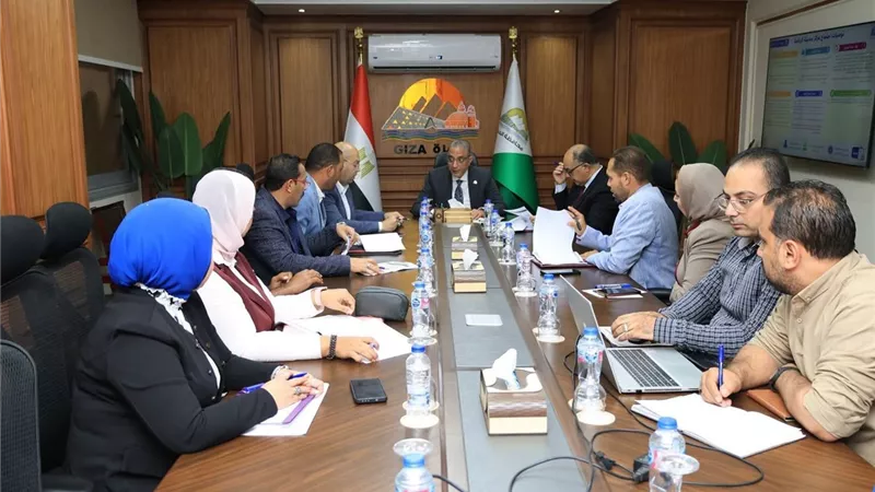 محافظ الجيزة: تخصيص 2 مليون جنيه  كدعم إضافي لمنظومة النظافة في كرداسة 