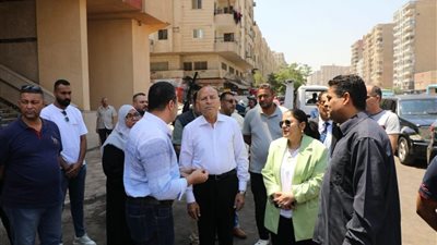 محافظ القاهرة يتفقد منطقة التبة بمدينة نصر.. ويؤكد: نتعامل بكل حسم ضد المخالفين