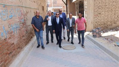 محافظ المنوفية يتفقد مشروعات الرصف والتطوير بشبين الكوم 