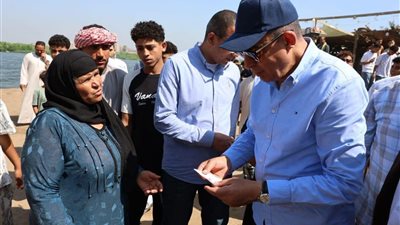 محافظ المنيا يستجيب لمطالب أهالي جزيرة شارونة بقرارات عاجلة لحل مشكلات الري والصرف  