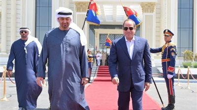 الرئيس السيسي يودع نظيره الإماراتي بمطار العلمين بعد زيارة أخوية لمصر
