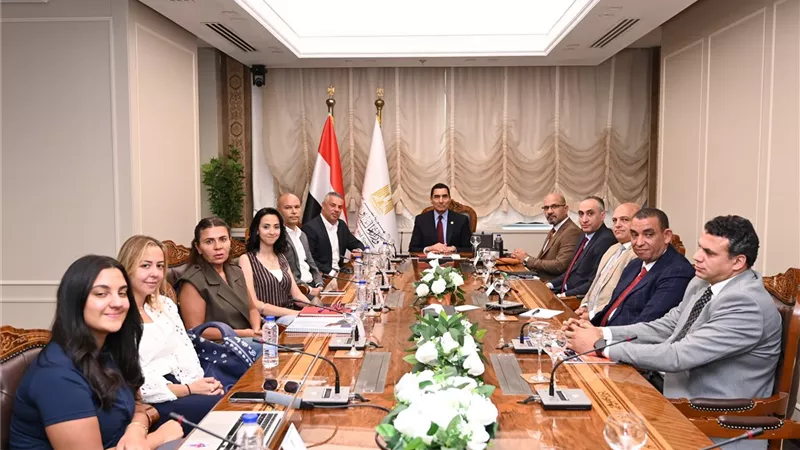 وزير الرياضة يبحث مع مسؤولي شركة RMC سبل التعاون في تنظيم الفعاليات الرياضية والشبابية