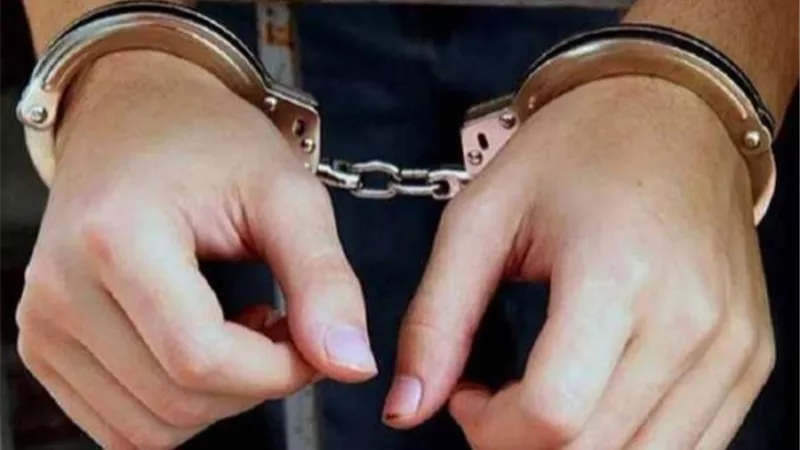 بسبب المشغولات الذهبية.. جار يقتل ربة منزل وطفلتها داخل منزلهما في المنيا