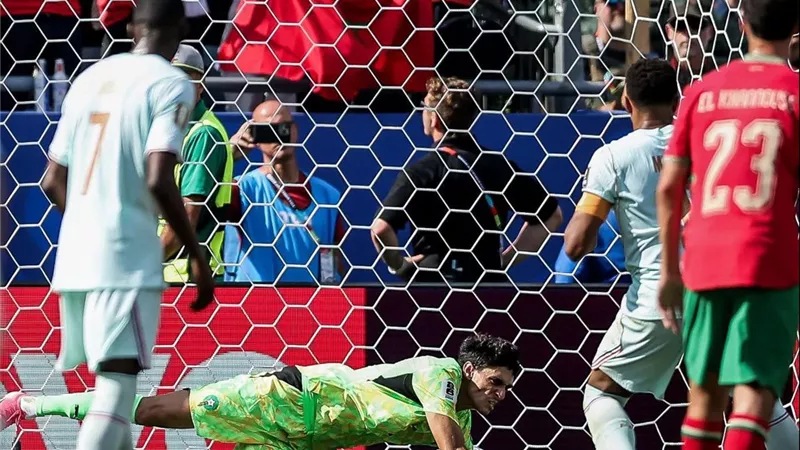 الديوك يحلقون إلى نصف النهائي.. فرنسا تُقصي المغرب بثنائية نظيفة في كأس العالم 2026