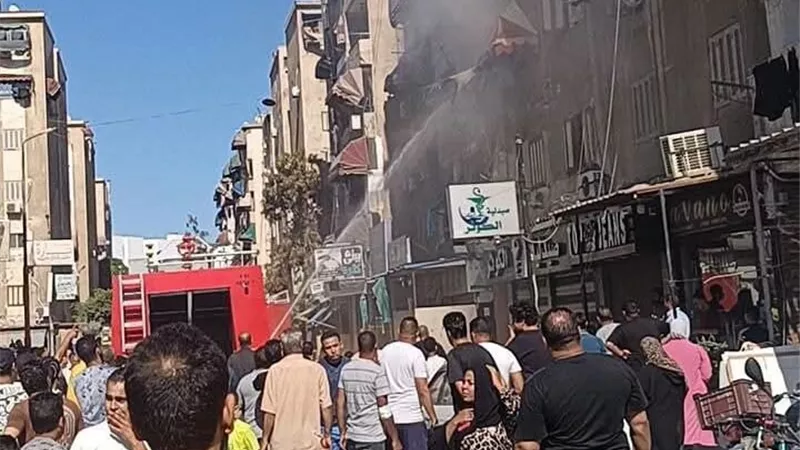 إصابة شخصين باختناق في حريق شقة سكنية بمنطقة التعاونيات في بورسعيد