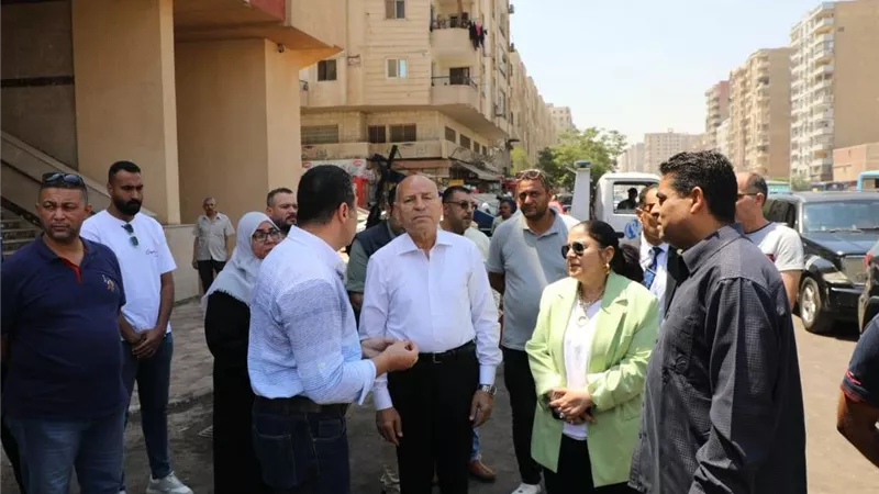 محافظ القاهرة يتفقد منطقة التبة بمدينة نصر.. ويؤكد: نتعامل بكل حسم ضد المخالفين