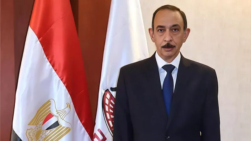محافظ سوهاج يشكل لجنة لمراجعة ملفات المتغيرات المكانية والتصالح وتقنين الأراضي