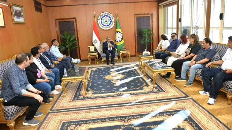 طارق مرزوق يستقبل نجوم المسرح المصري.. والدقهلية تحتفي بالإبداع والثقافة