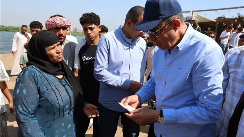 محافظ المنيا يستجيب لمطالب أهالي جزيرة شارونة بقرارات عاجلة لحل مشكلات الري والصرف  