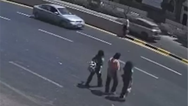الأجهزة الأمنية تفحص فيديو دهس فتاة أثناء عبورها الطريق فى الإسكندرية 