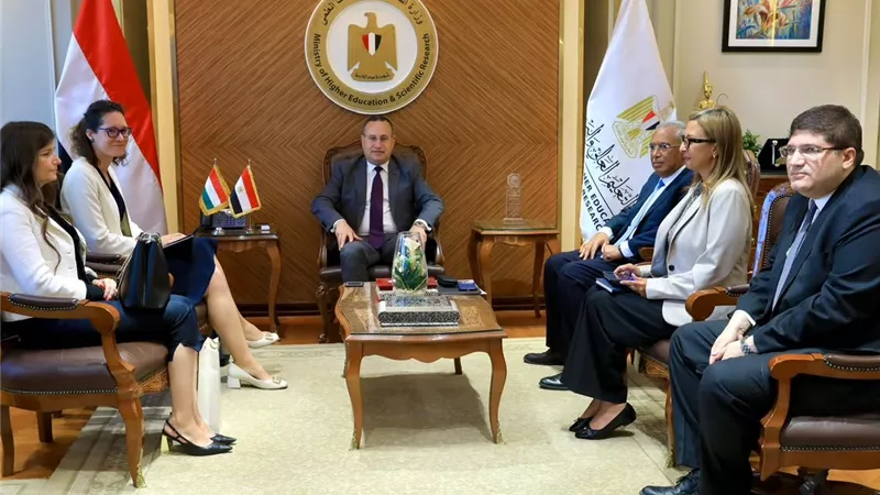 وزير التعليم العالي يبحث مع سفيرة المجر تجديد اتفاقيات المنح الدراسية