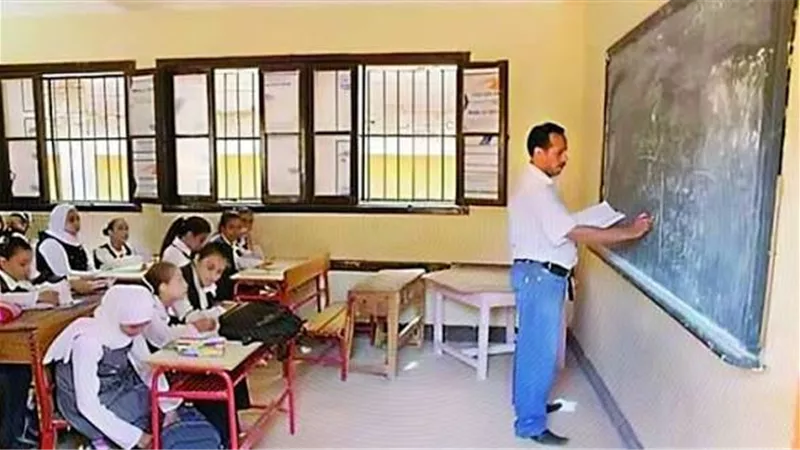 التعليم توضح ضوابط استمرار المعلمين في الخدمة بعد بلوغ سن المعاش