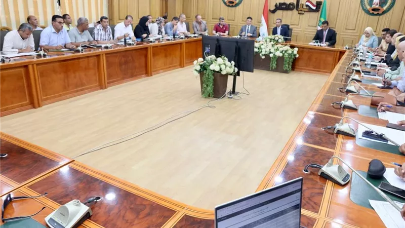 تعرف على تفاصيل اجتماع محافظ المنوفية برؤساء الوحدات المحلية