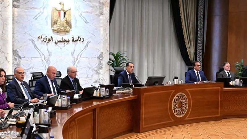 رئيس الوزراء خلال