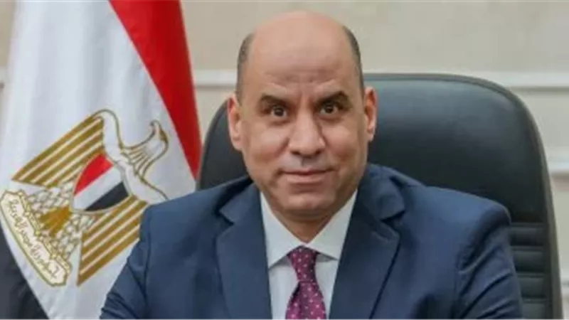  وزير العمل 