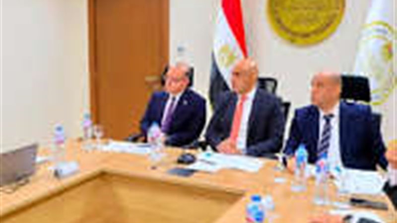 وزير التعليم والاستثمار