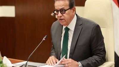 وزير الصحة يتابع استعدادات تطبيق التأمين الصحي الشامل بالمنيا ويوجه بسرعة استكمال التجهيزات