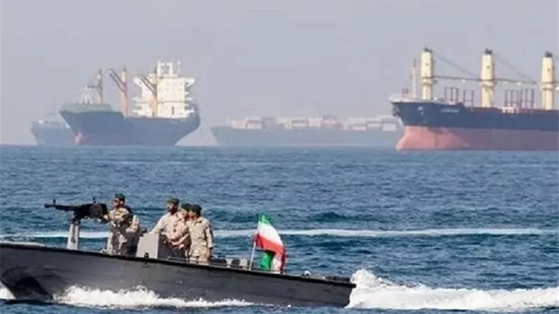 الحرس الثوري: البحرية الإيرانية تسيطر على مضيق هرمز.. والرواية الأمريكية كاذبة