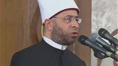 بسبب فيديو أمام نادٍ شهير.. «الأوقاف» تفتح تحقيقاً عاجلاً مع إمام ظهر بالزي الأزهري