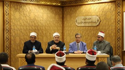 وكيل الأزهر يبحث تطوير عمل الأروقة وتعزيز رسالتها الدعوية والتعليمية