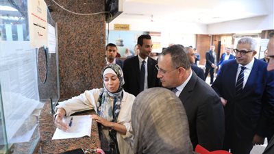 استعدادًا لانطلاق المرحلة الأولى.. وزير التعليم العالي يتفقد مكتب التنسيق الرئيسي بجامعة القاهرة