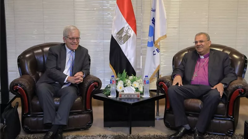 رئيس الطائفة الإنجيلية يستقبل القائم بالأعمال والملحق السياسي بالسفارة الأمريكية بالقاهرة
