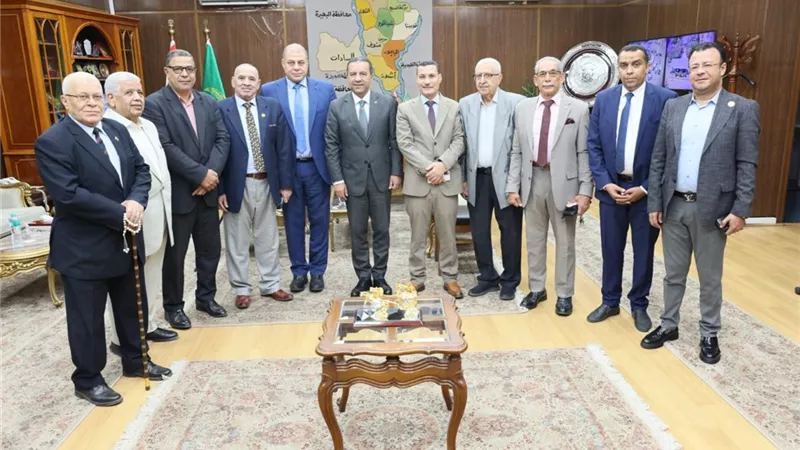 محافظ المنوفية يبحث مع مجلس الأمناء سبل تطوير التعليم.. ويؤكد: الاستثمار بالإنسان أولوية