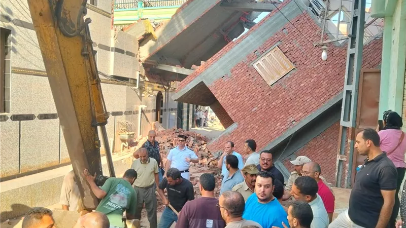 محافظ الدقهلية يشكل لجنة هندسية لكشف أسباب انهيار عقار جصفا