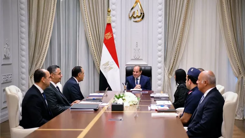 الرئيس السيسي يؤكد على ضرورة مواصلة الاهتمام بالمواطنين الأشد فقرًا