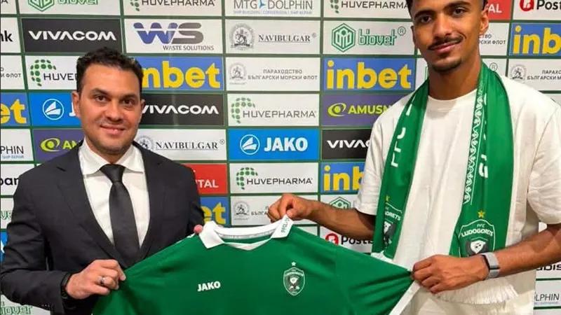 بالصور.. لودوجوريتس البلغاري يقدم حسام عبد المجيد