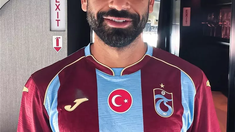 تعرف على قيمة راتب محمد صلاح مع طرابزون التركي