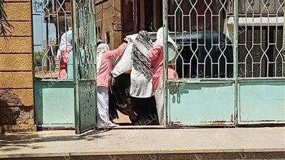 ولادة مفاجئة داخل توك توك تنتهي بإنقاذ أم وطفلتها في وحدة طب الأسرة بتصفا