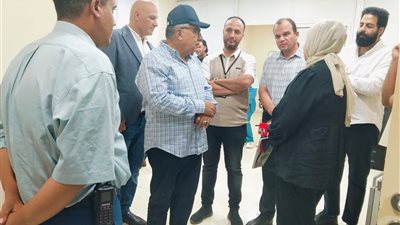 محافظ الدقهلية في زيارة مفاجئة لمركز أورام ميت غمر.. إشادة بالأداء وتكريم لمديرة المركز