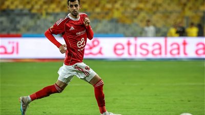 عقب إصابة بالعمري.. ثلاثة أسماء على رادار الأهلي قبل غلق الميركاتو الصيفي