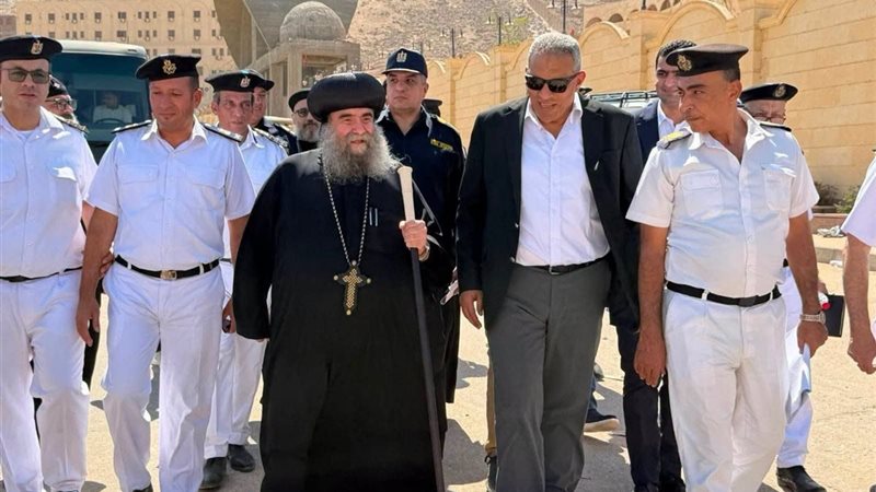 مدير أمن أسيوط أثناء