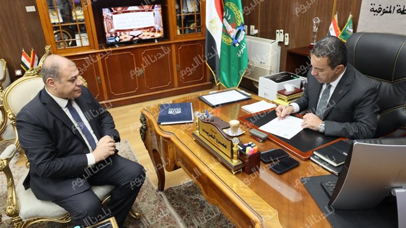 المحافظ اثناء الاعتماد