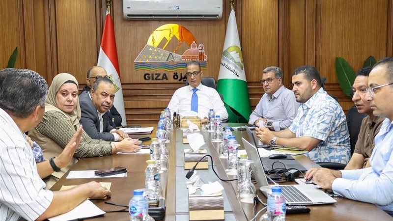 تطوير عدد من المحاور