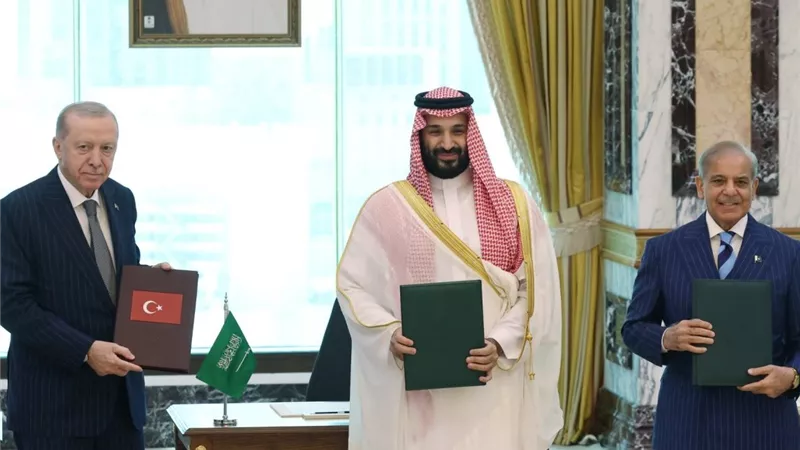 اتفاقية مكة تعيد ترتيب أوراق الخليج.. اللواء محمد الغباشي يجيب