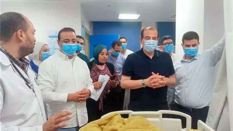 وزير الصحة يكلف نائبه بمتابعة مصابي حادث تصادم سيارتي العمال بالإسماعيلية