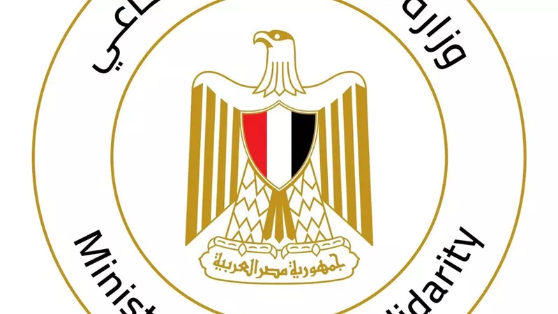 التضامن تصرف التعويضات لأسر ضحايا حادث تصادم سيارتي نقل عمال بالإسماعيلية