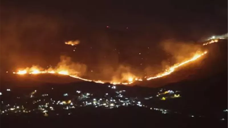 حرائق الجنوب اللبناني تتصاعد رغم وقف إطلاق النار.. واتهامات لإسرائيل بتدمير البيئة ومحو ذاكرة السكان